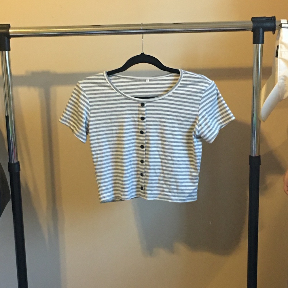 Grey and white cropped top